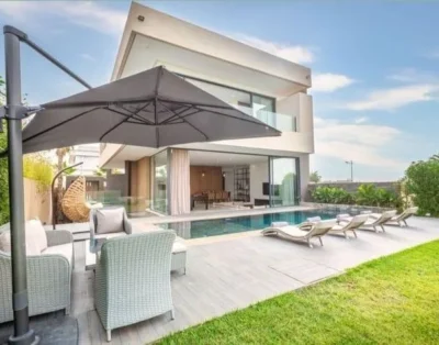 Luxury 4-Bedroom Villa