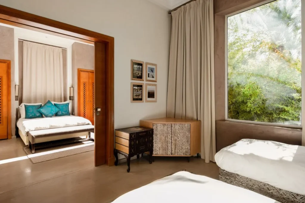 Elegant 11-Bedroom Villa (3)