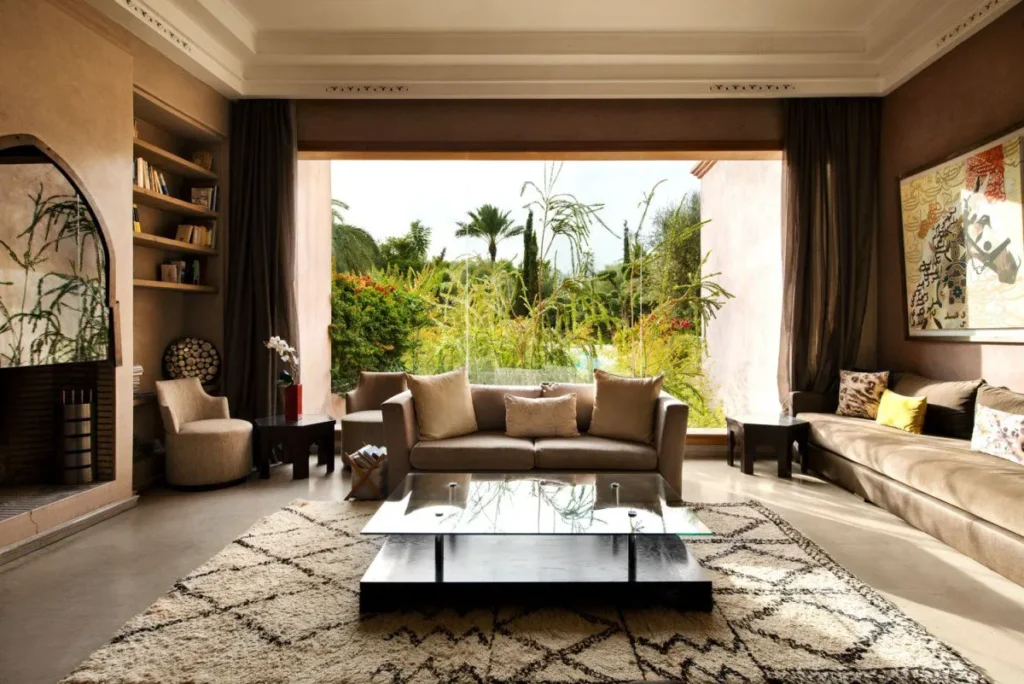 Elegant 11-Bedroom Villa (7)