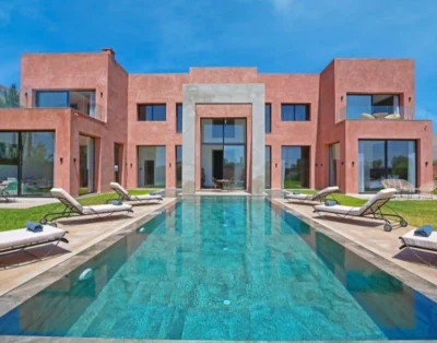 Exquisite 6-Bedroom Villa